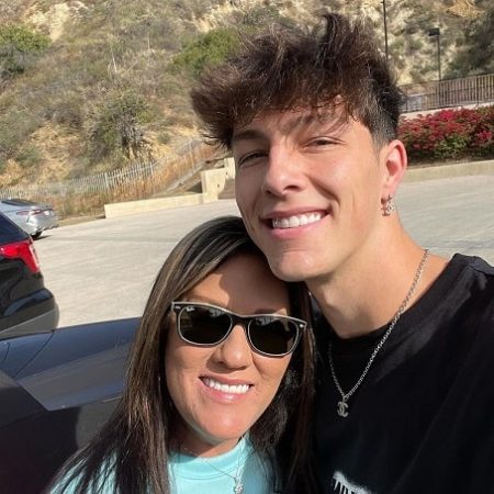 Tayler Holder Wiki Age Height Girlfriend Net Worth Parents