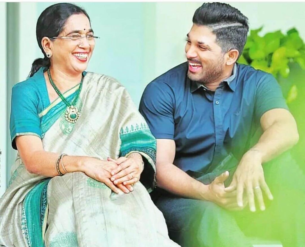 Allu Arjun with his Mother