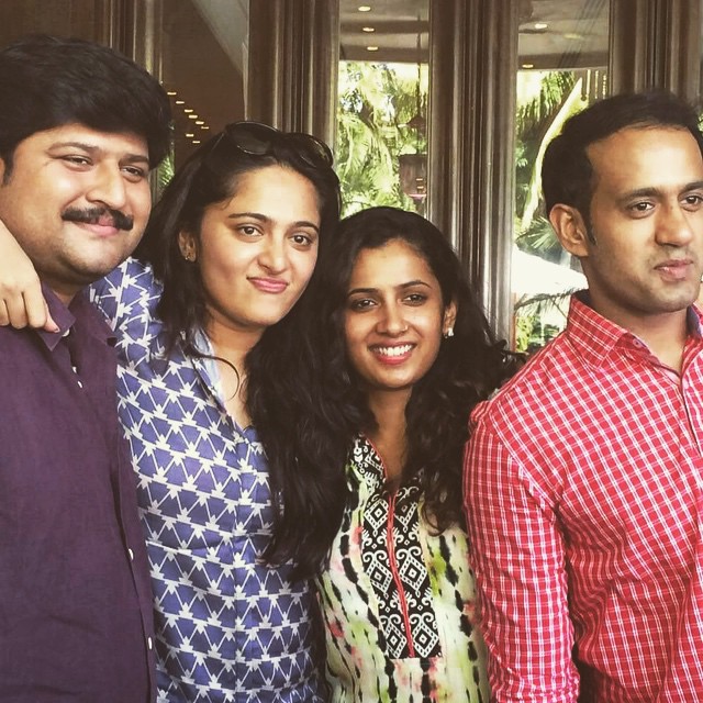 Anushka Shetty With Her Brothers