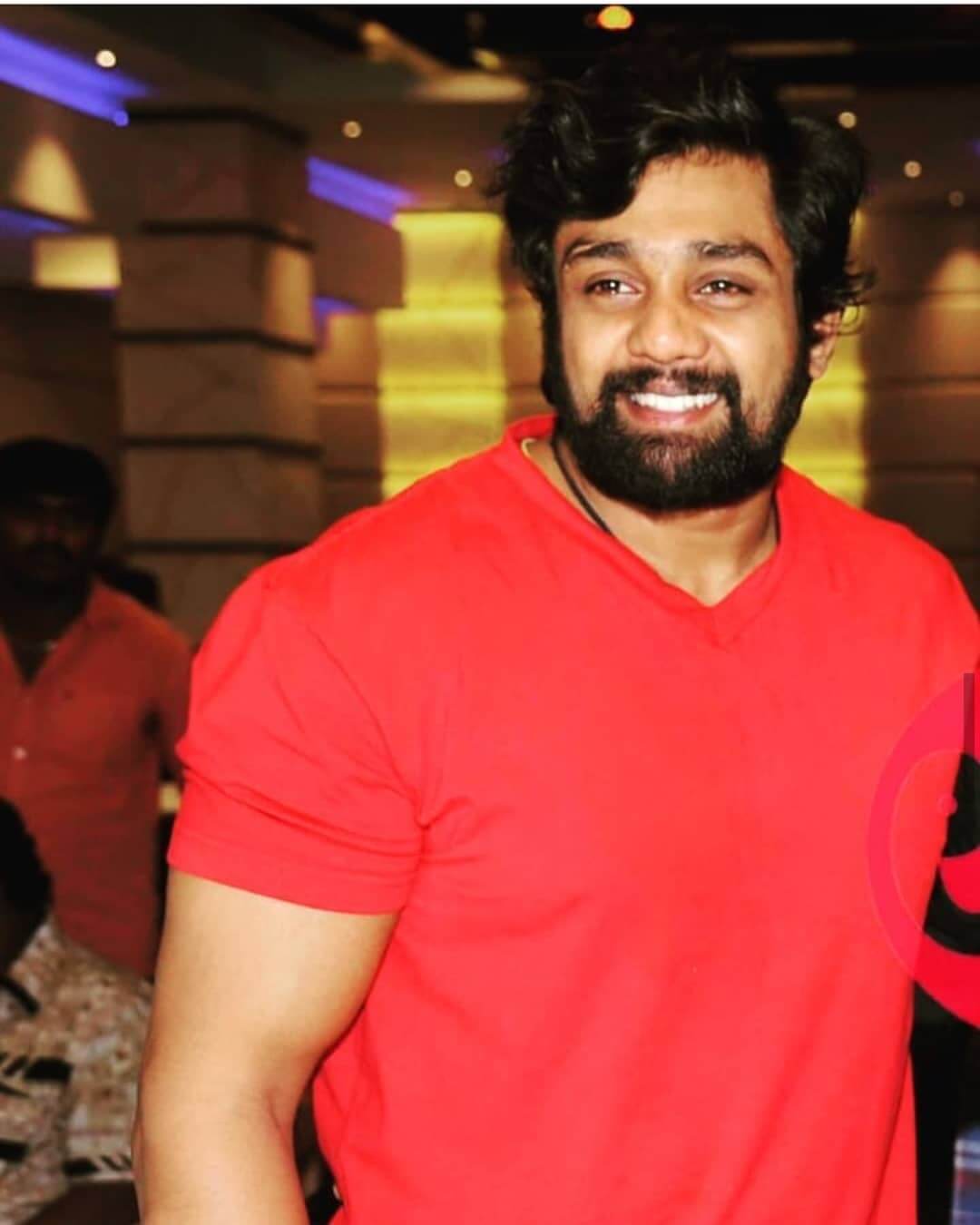 Dhruva Sarja Wiki, Age, Height, Wife, Girlfriend, Family, and ...
