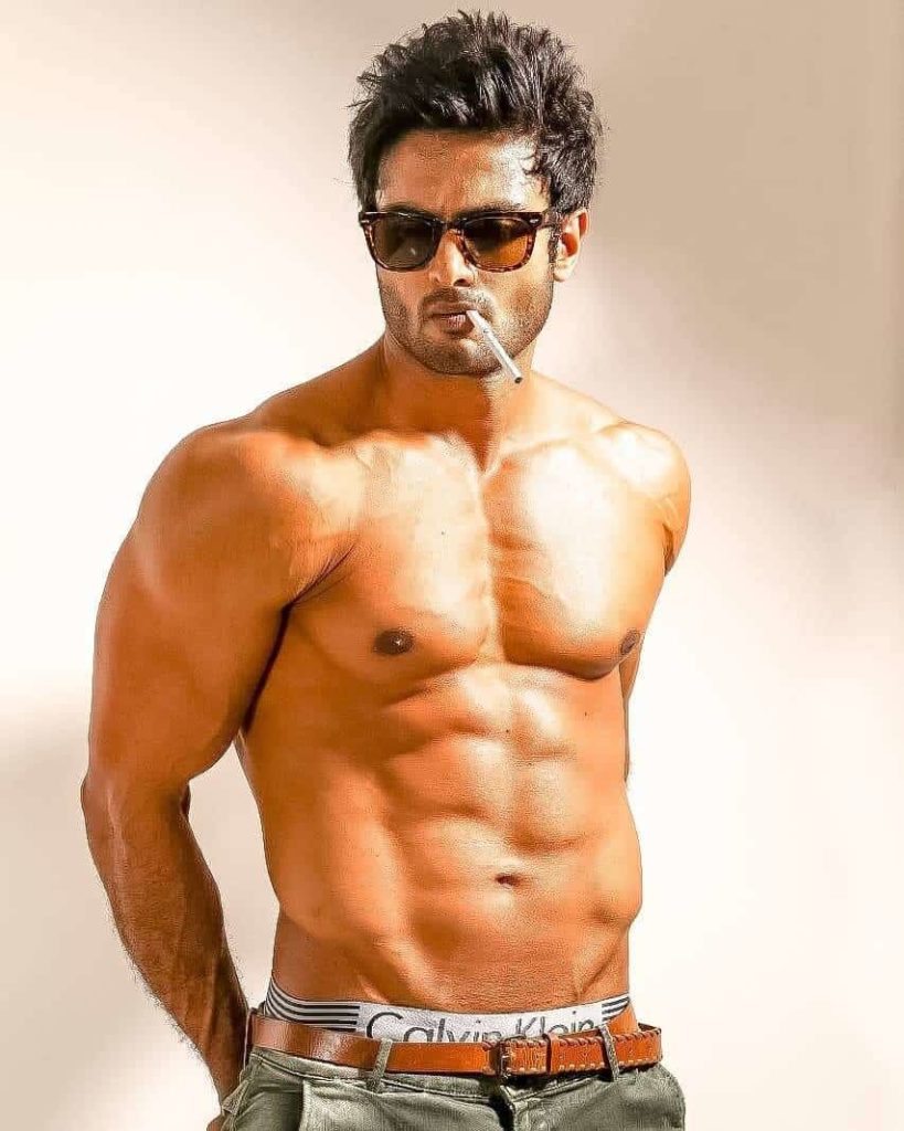 sudheer-babu-height-age-caste-wife-family-biography-more