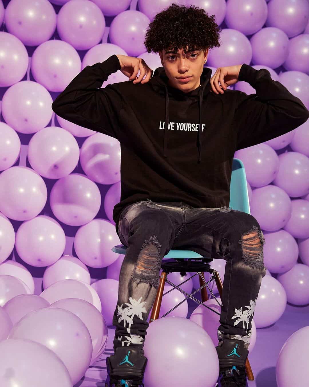 Derek Trendz - Wiki, Girlfriend, Net Worth, Age, Height, Sister, Family