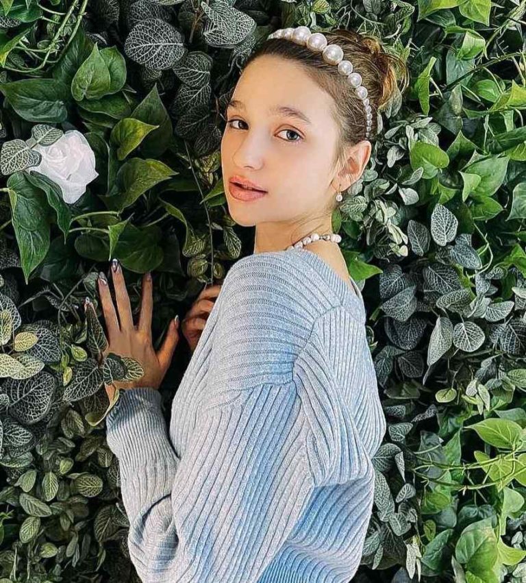 Liza Anokhina – Wiki, Age, Boyfriend, Height, Net Worth, Family