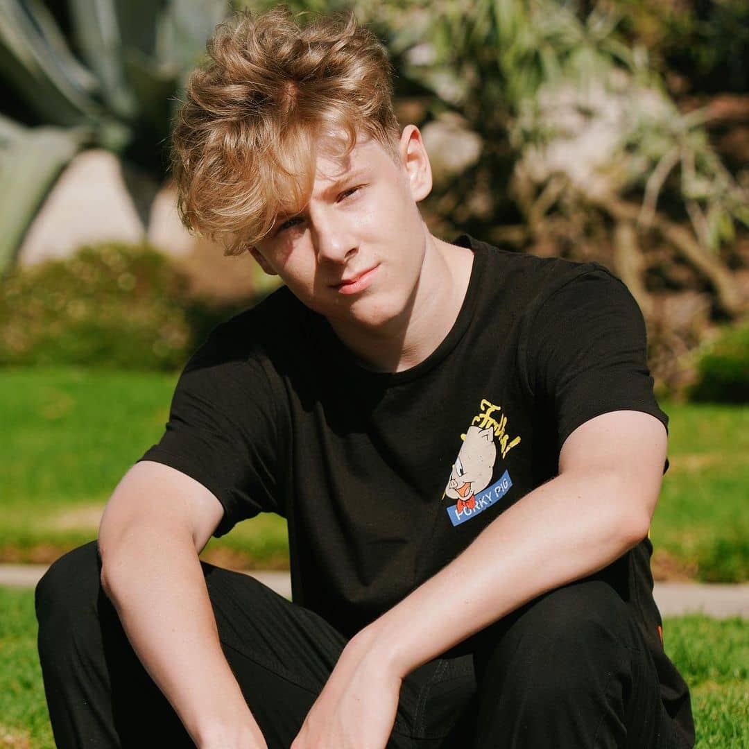 Lev Cameron Wiki, Age, Height, Girlfriend, Net Worth, Family, Parents