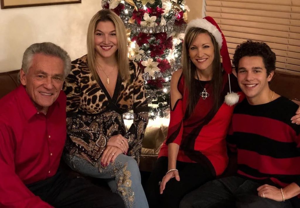 Austin Mahone With his Family