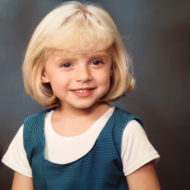 Madilyn Bailey in her Childhood