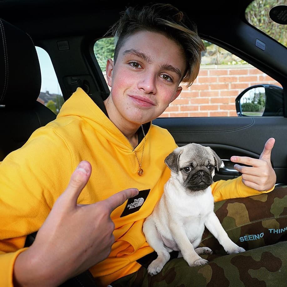 Morgz With a Pet
