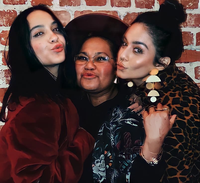 Vanessa Hudgens With Her Family
