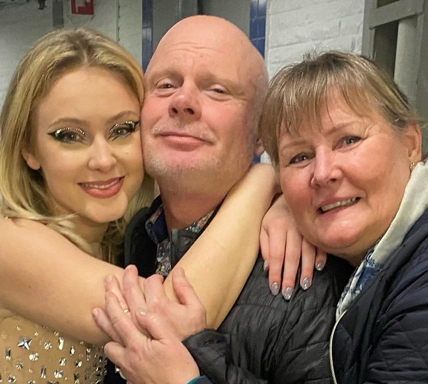 Zara Larsson with her Parents