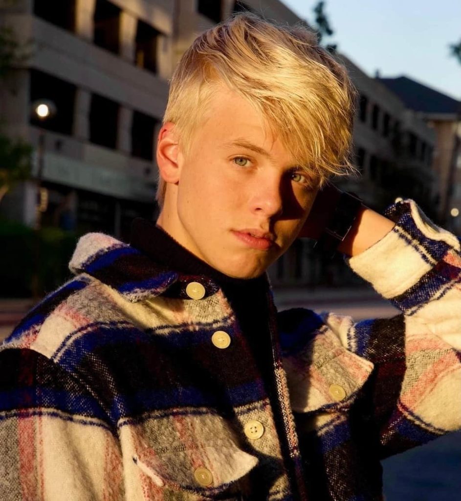 Who is carson lueders girlfriend