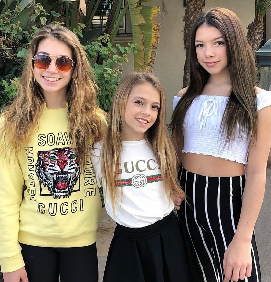 Coco Quinn With her Sisters