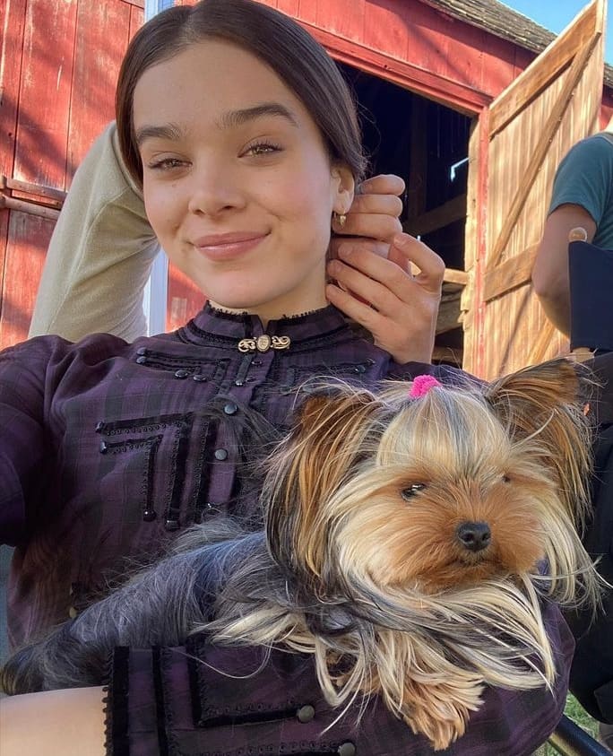 Hailee Steinfeld with her Pet Dog