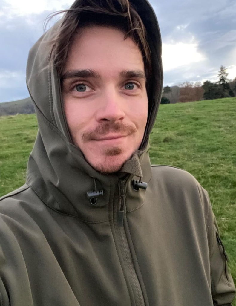 Joe Sugg Wiki, Age, Girlfriend, Family, Height, Net Worth, Biography ...