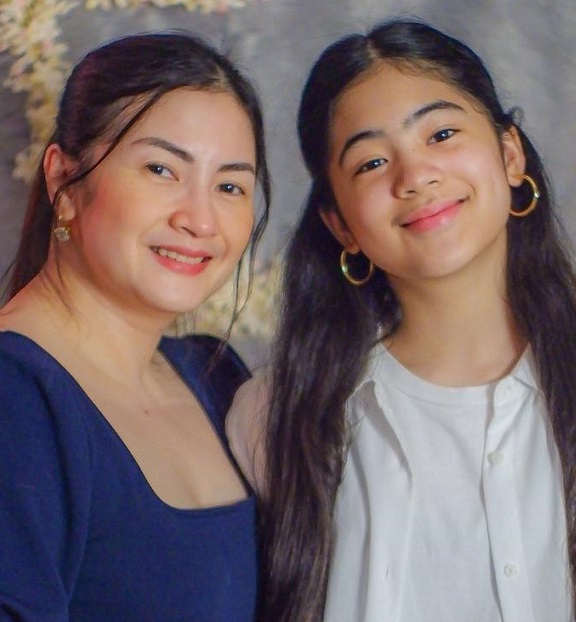 Niana Guerrero with her Mother