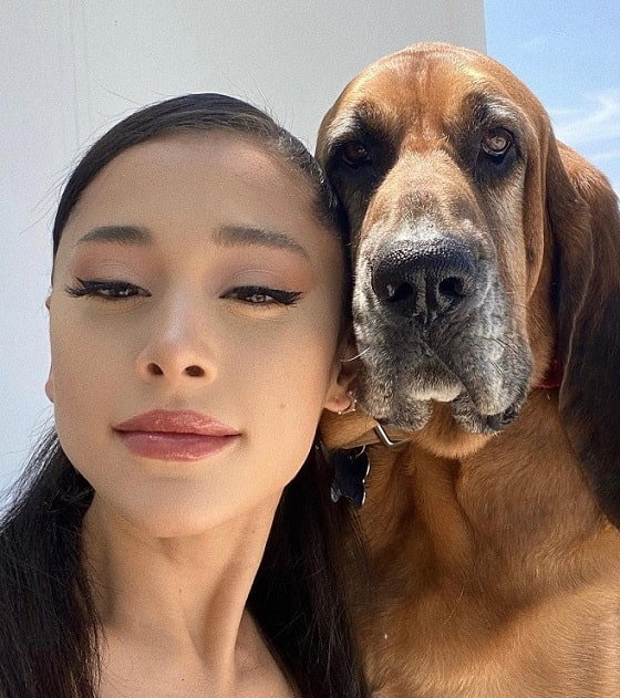 Ariana Grande with her Dog