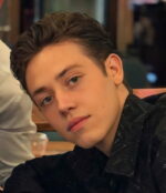 Ethan Cutkosky – Wiki, Age, Family, Girlfriend, Height, Net Worth ...