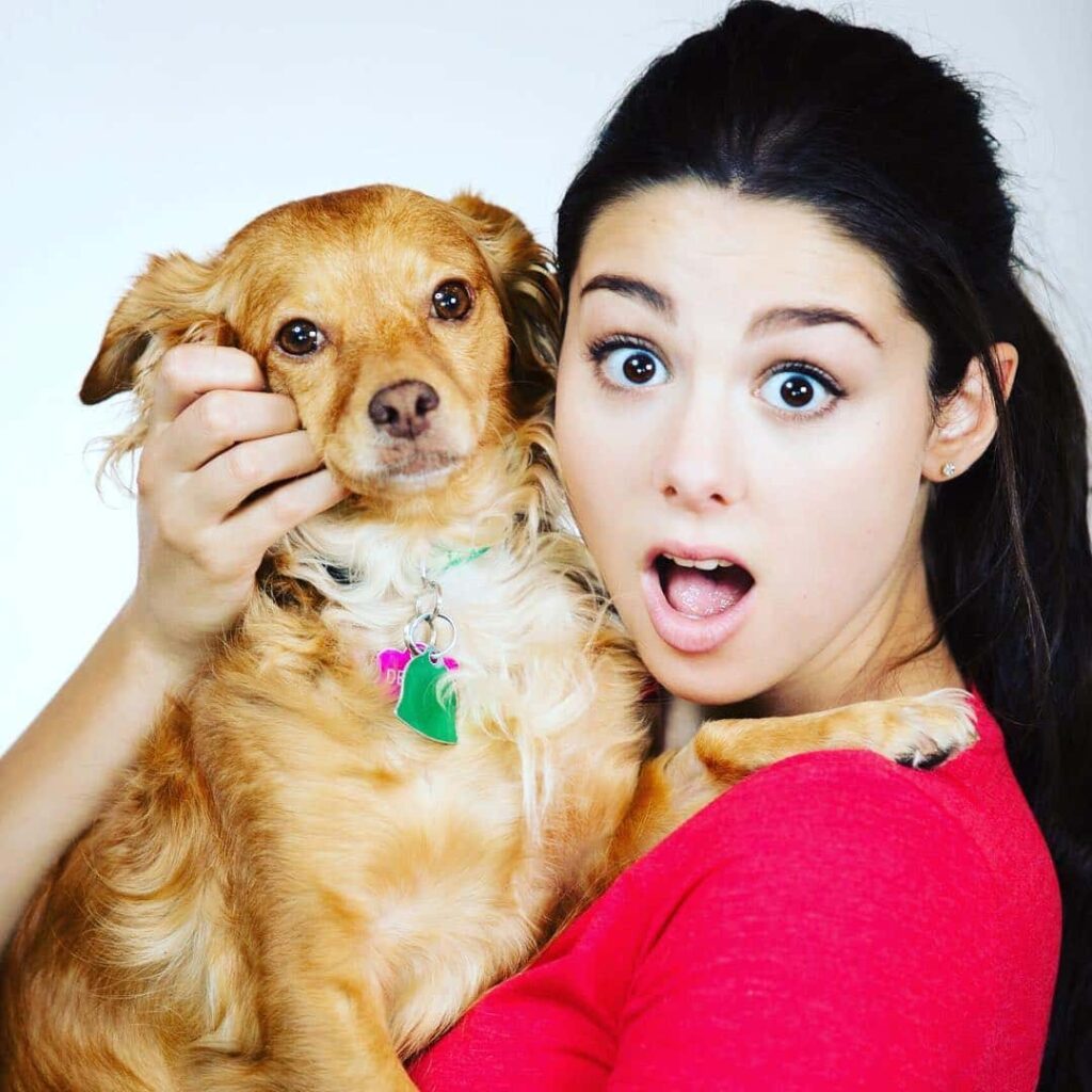 Kira Kosarin with her pet dog
