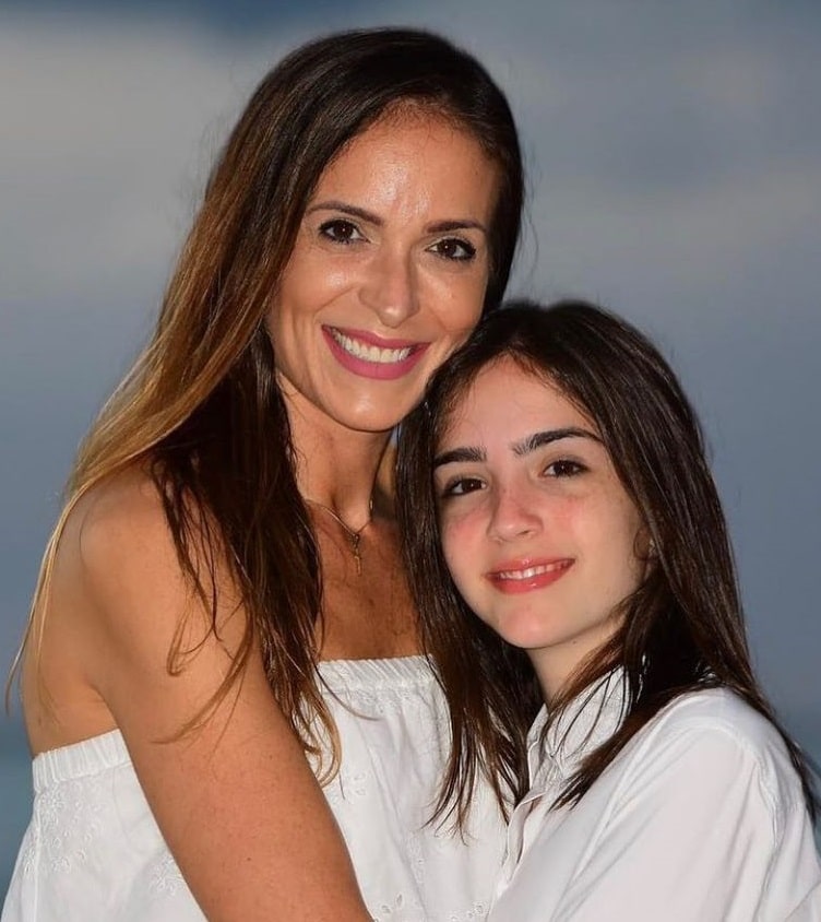 Gabriela Bee With her Mother